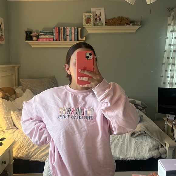 Taylor Swift Embroidered Crewneck - Picture 6 of 6